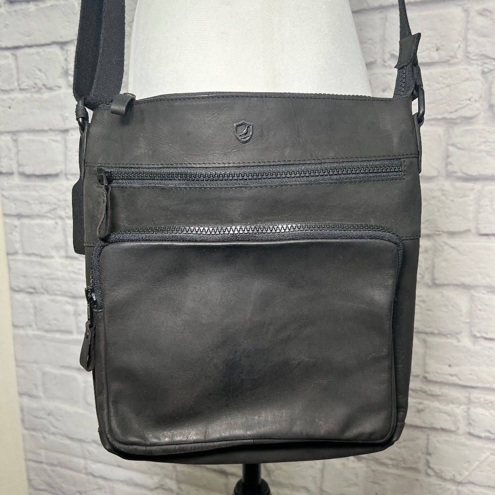 NWOT Cochoa Black Leather Crossbody Shoulder Bag for Women